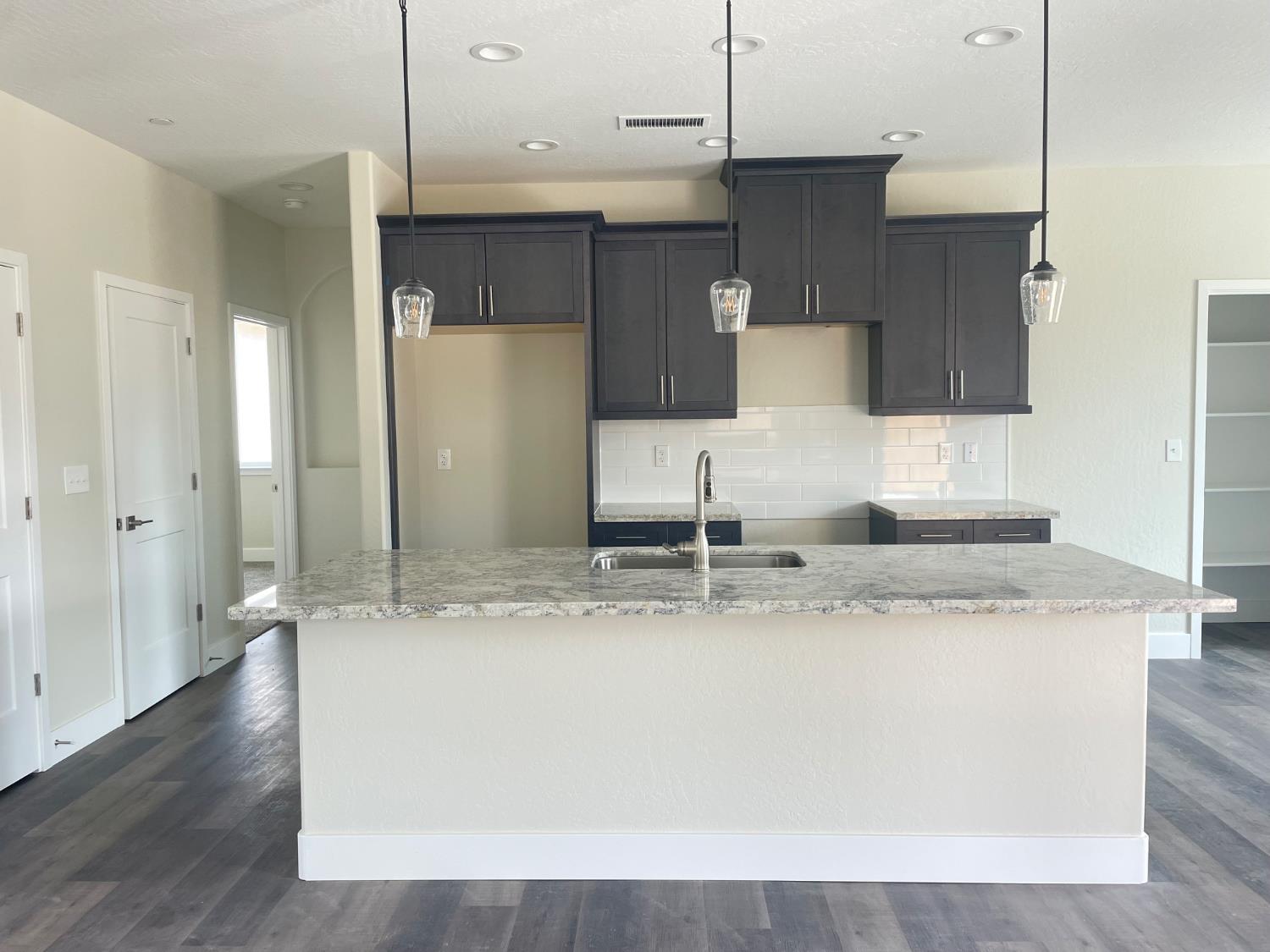 16171 West Monterey Ave, Kerman, CA, 93630