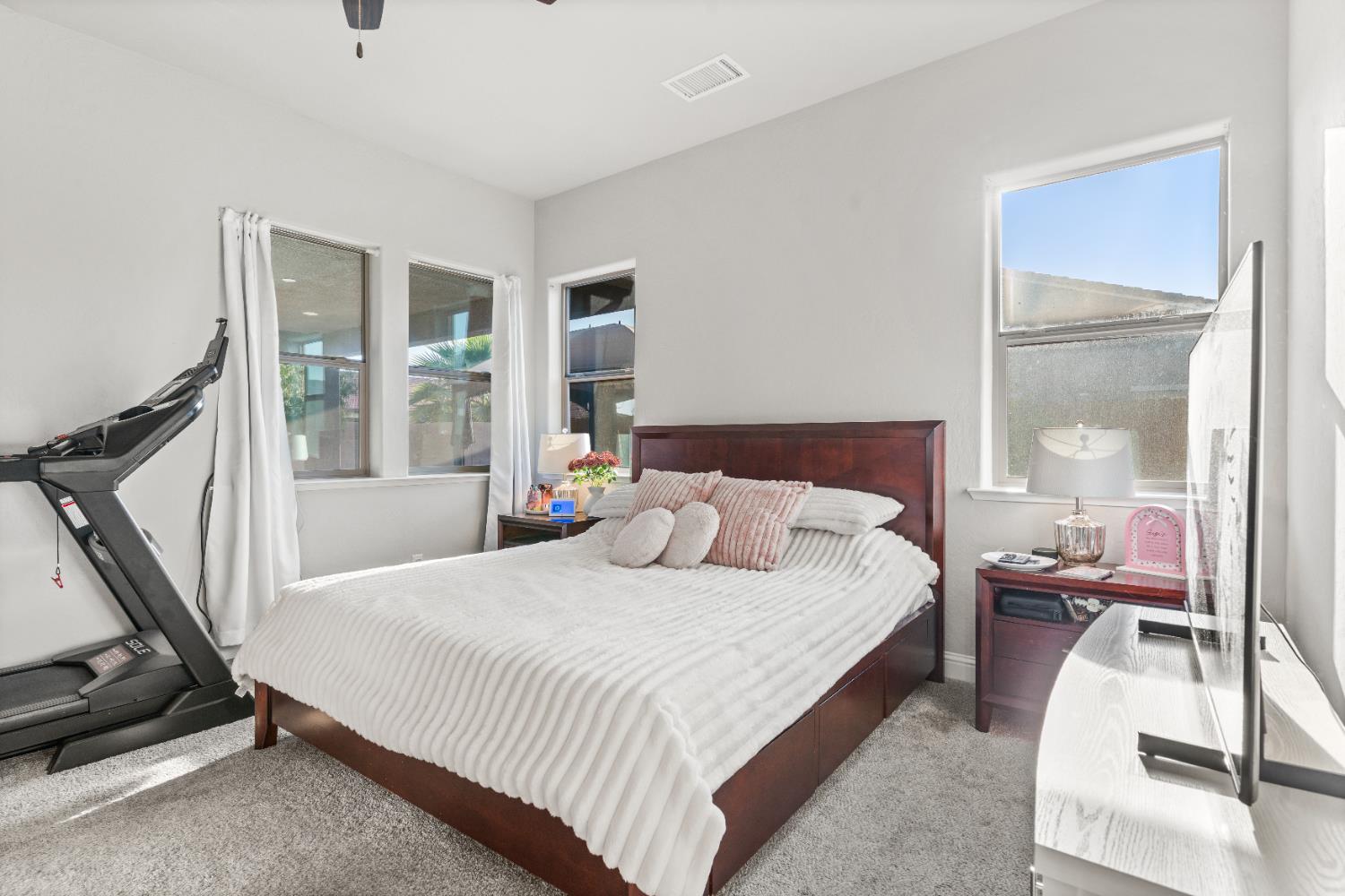 2785 N Armstrong Avenue, Fresno, CA, 93727