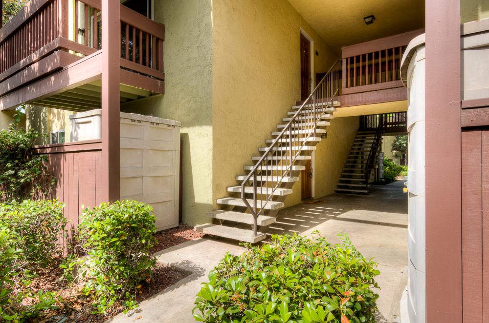 Condo in Fresno - photo 3
