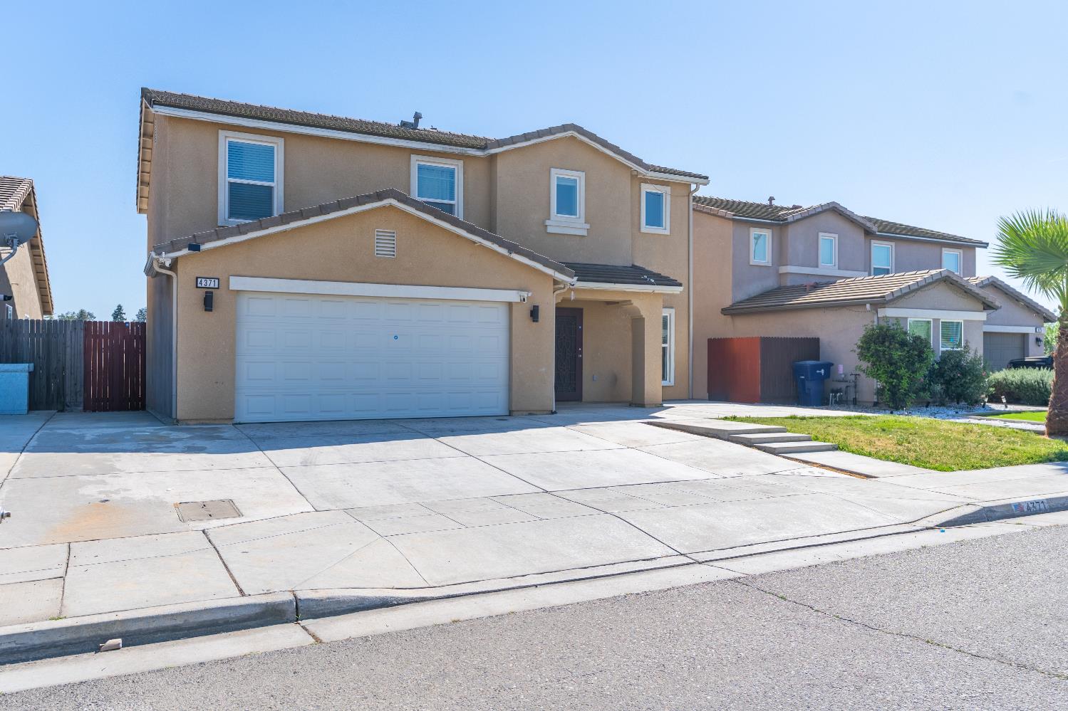 Single Family in Fresno - photo 3