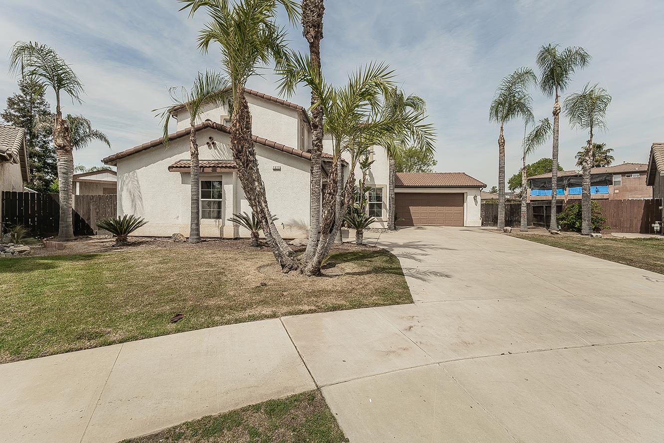Single Family in Sanger - photo 2