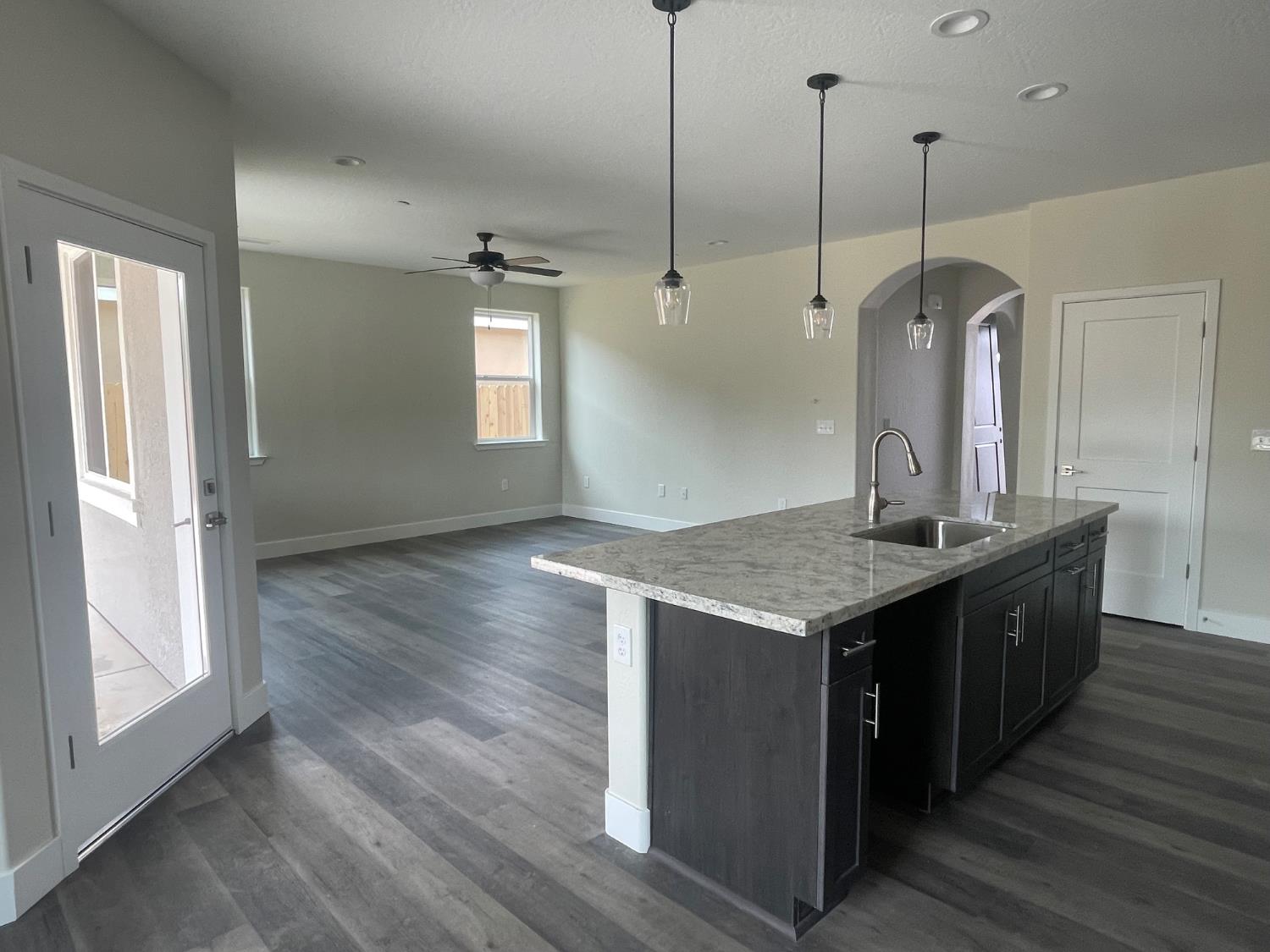 16171 West Monterey Ave, Kerman, CA, 93630