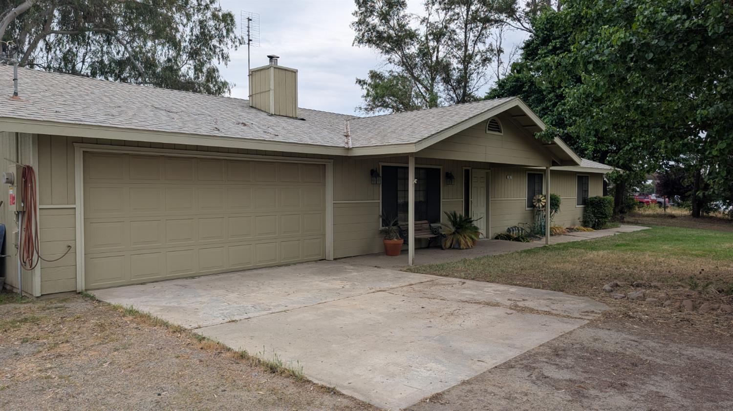 Single Family in Madera - main photo