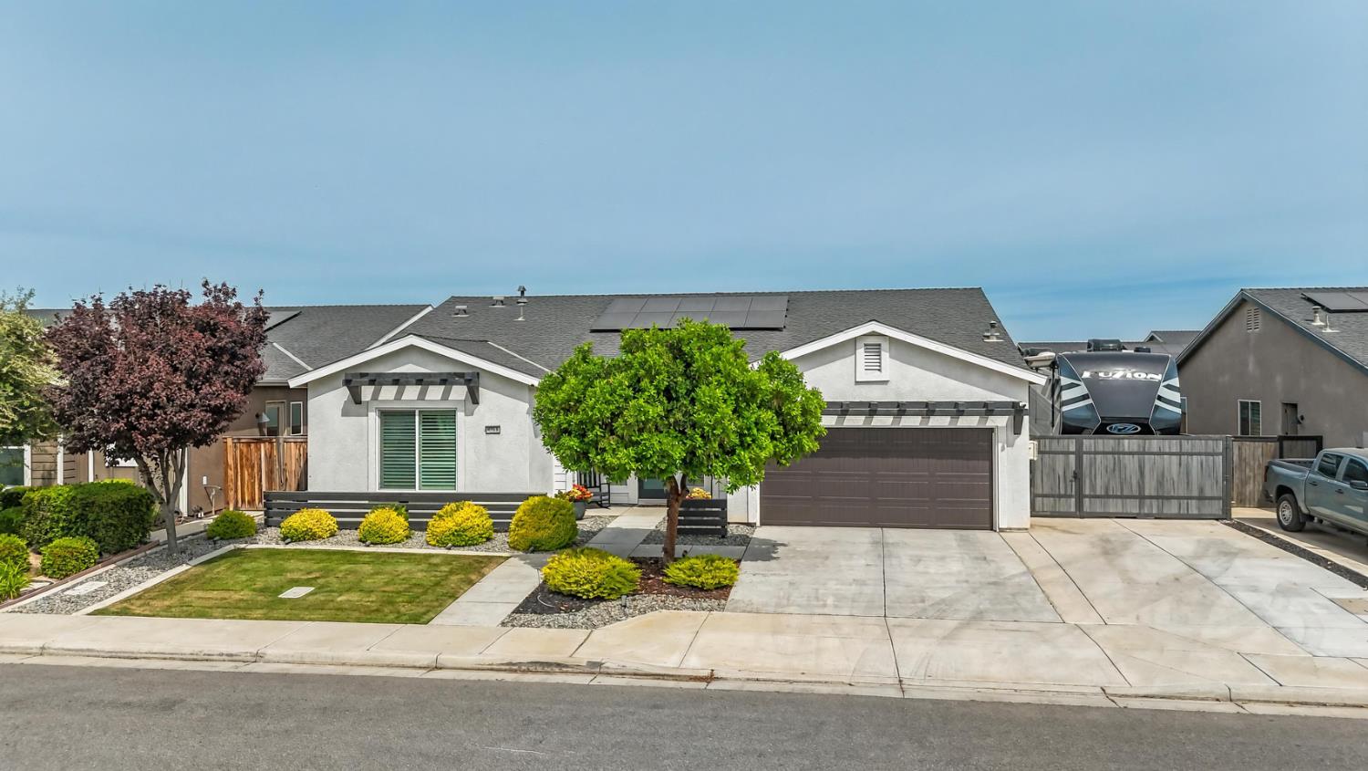 Single Family in Shafter - photo 2