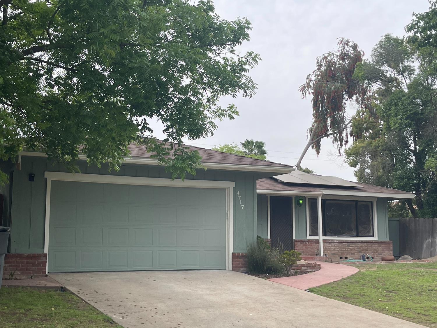Single Family in Fresno - photo 3