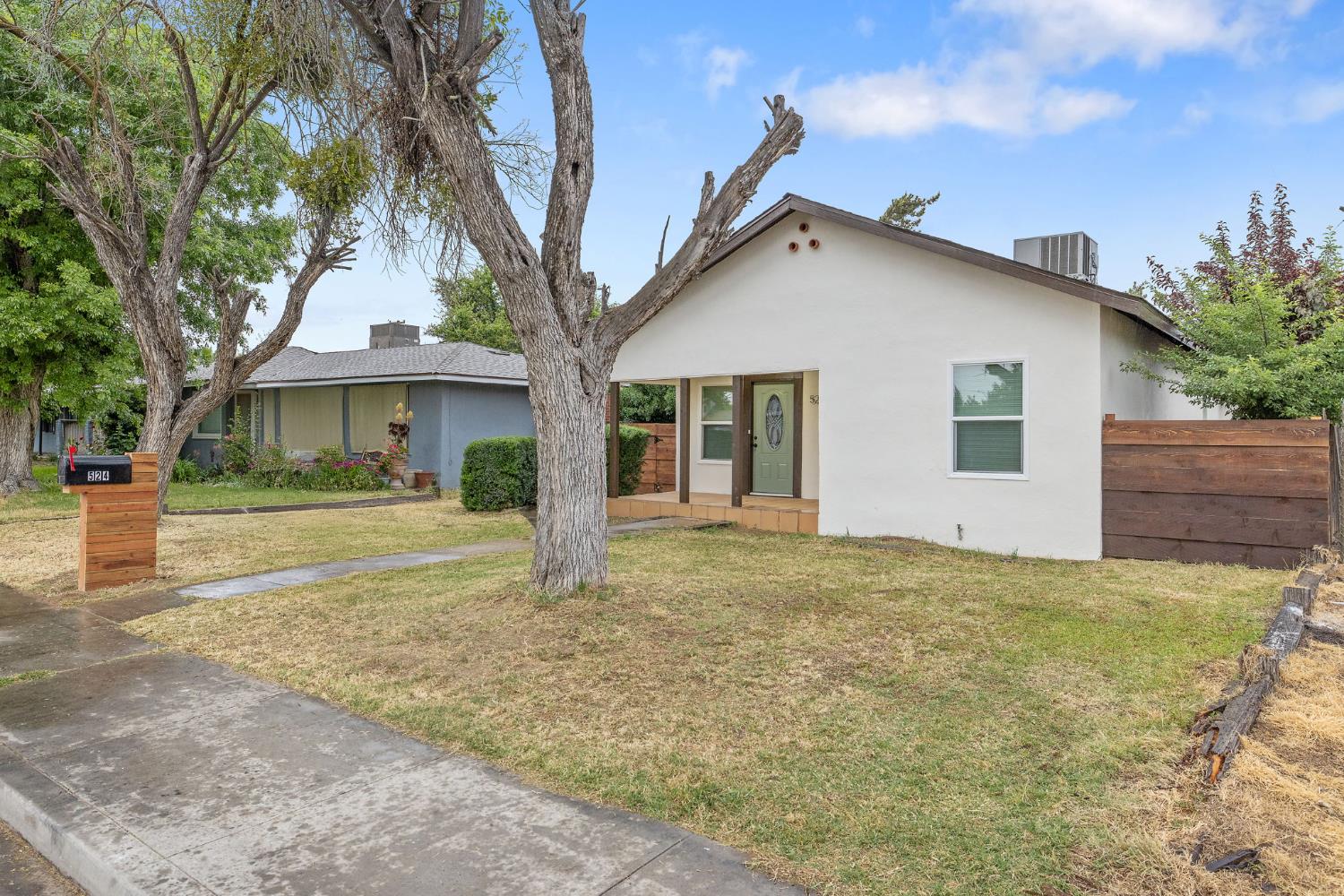 Single Family in Kerman - photo 3