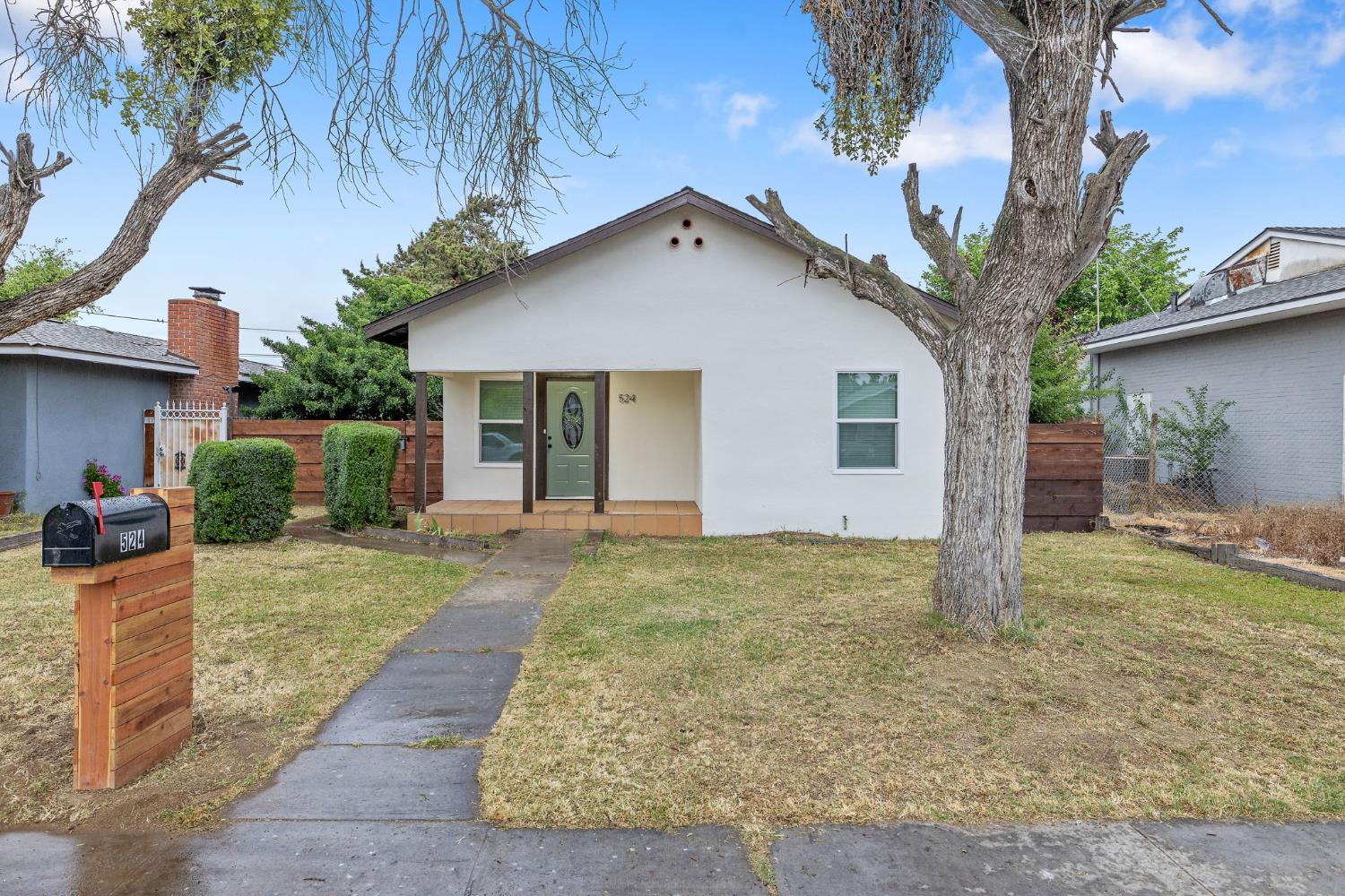 Single Family in Kerman - main photo