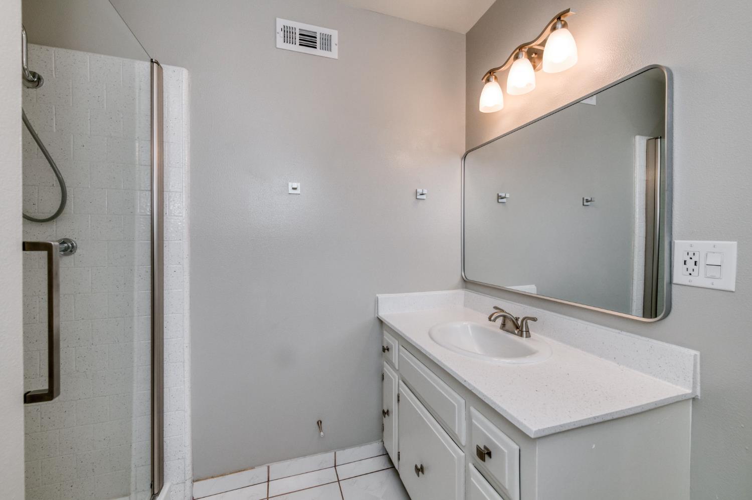 1314 Ezie Avenue, Clovis, CA, 93611