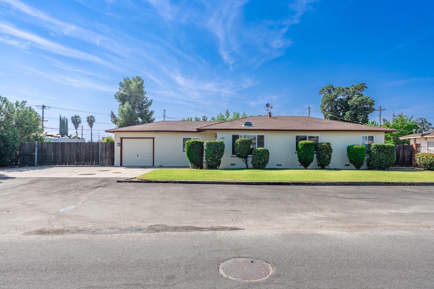Single Family in Fresno - main photo