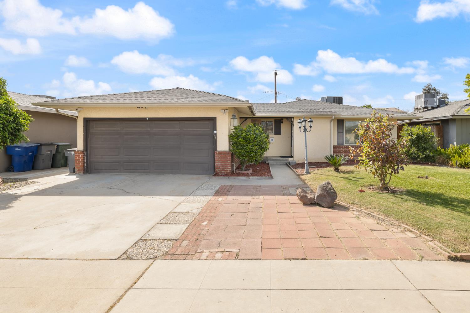 Single Family in Fresno - photo 2