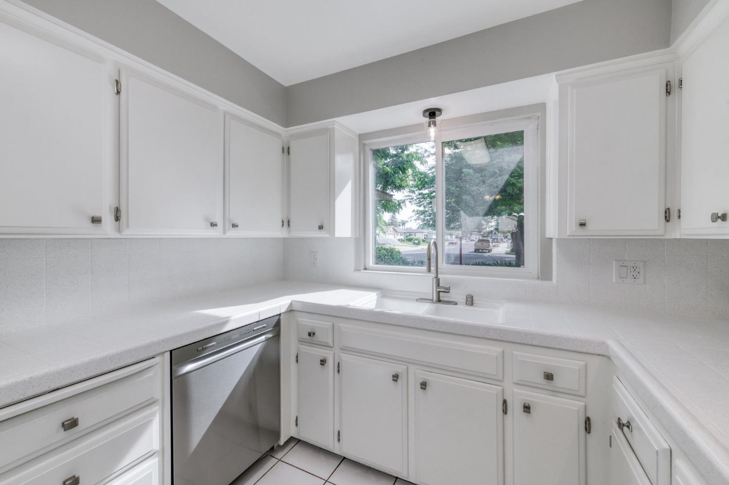 1314 Ezie Avenue, Clovis, CA, 93611