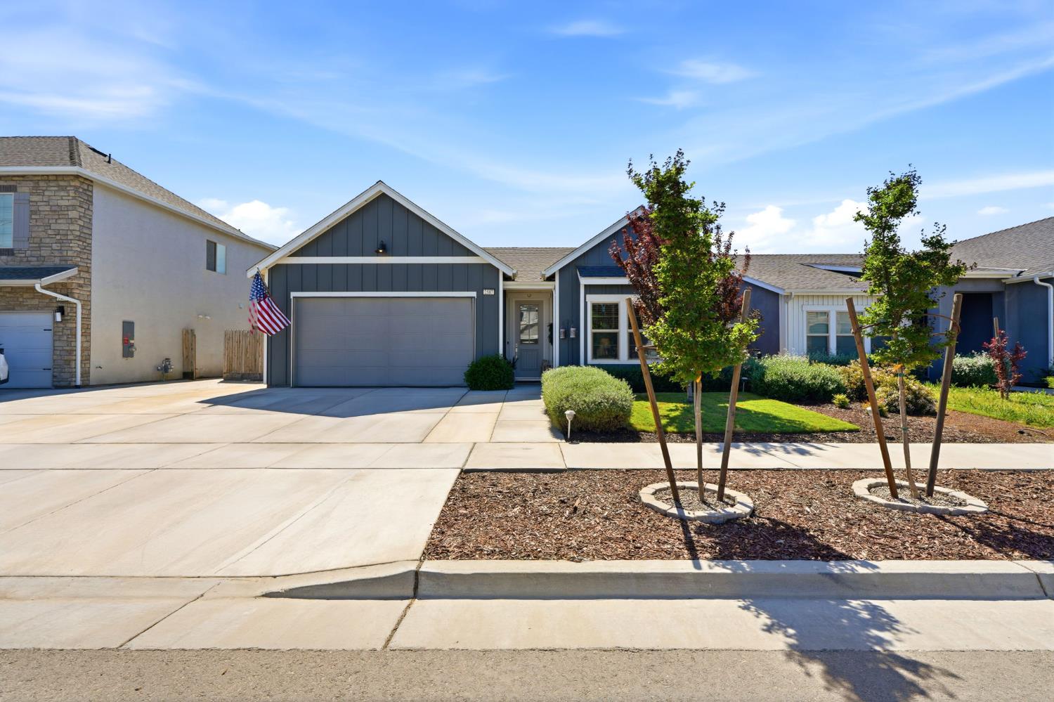 Single Family in Hanford - photo 2