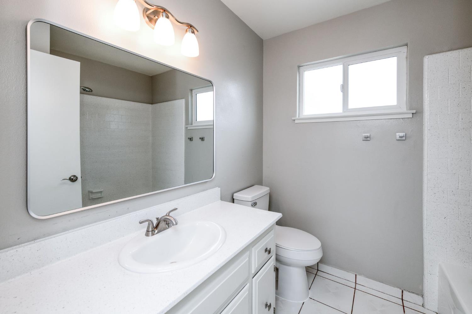 1314 Ezie Avenue, Clovis, CA, 93611