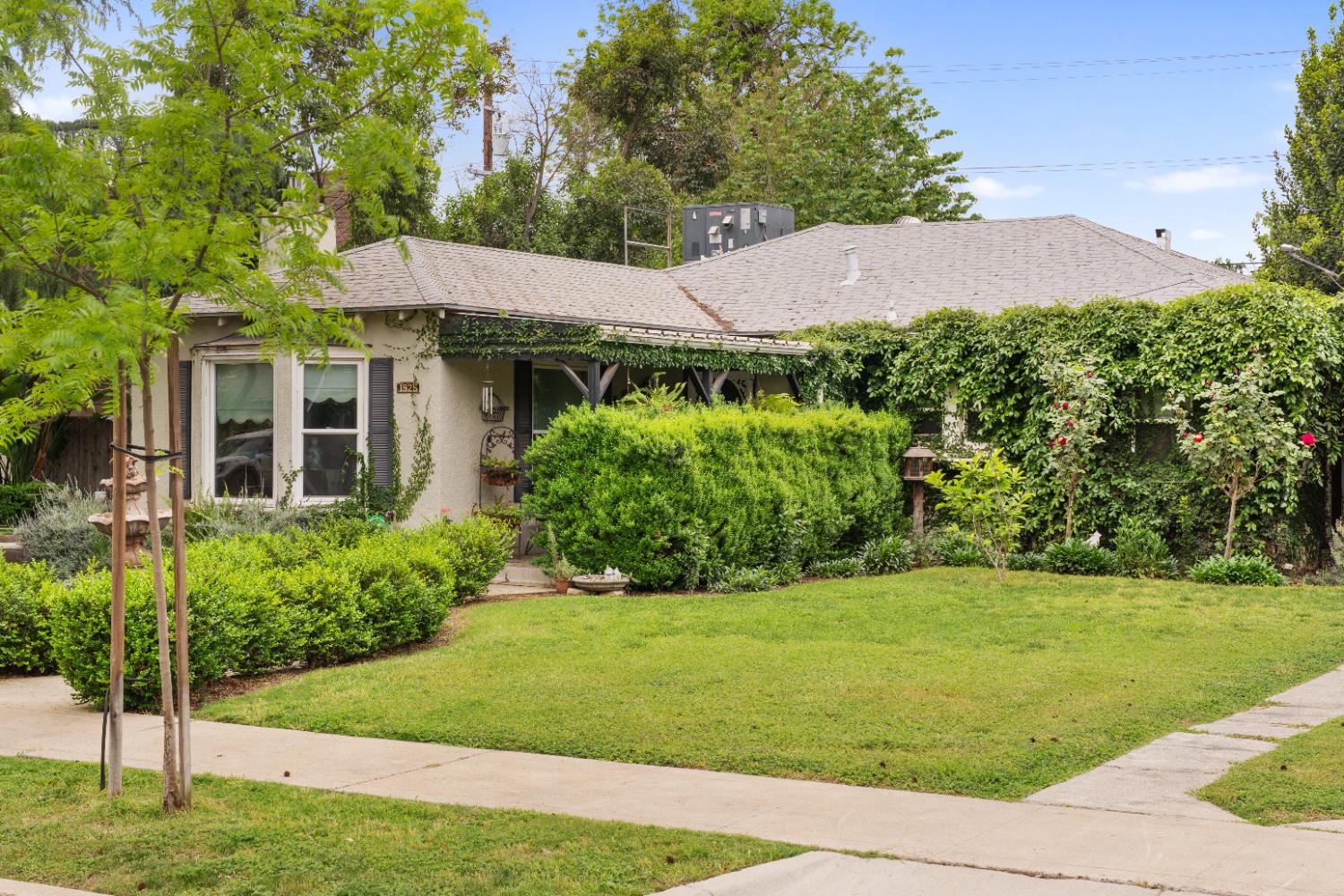 Single Family in Fresno - photo 2