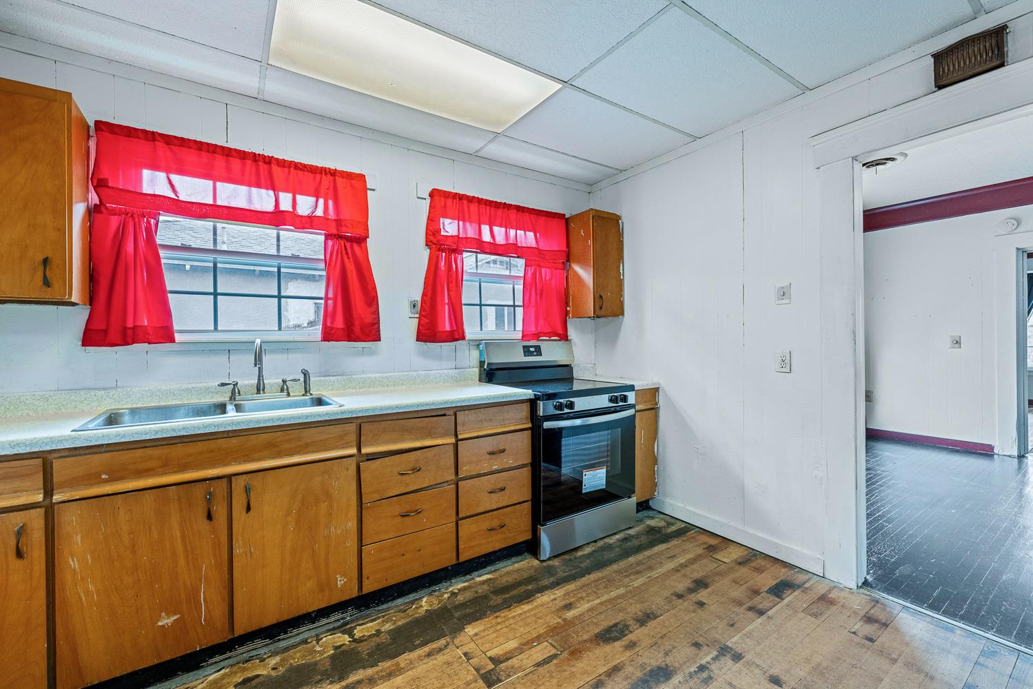 3153 E Kerckhoff Avenue, Fresno, CA, 93702