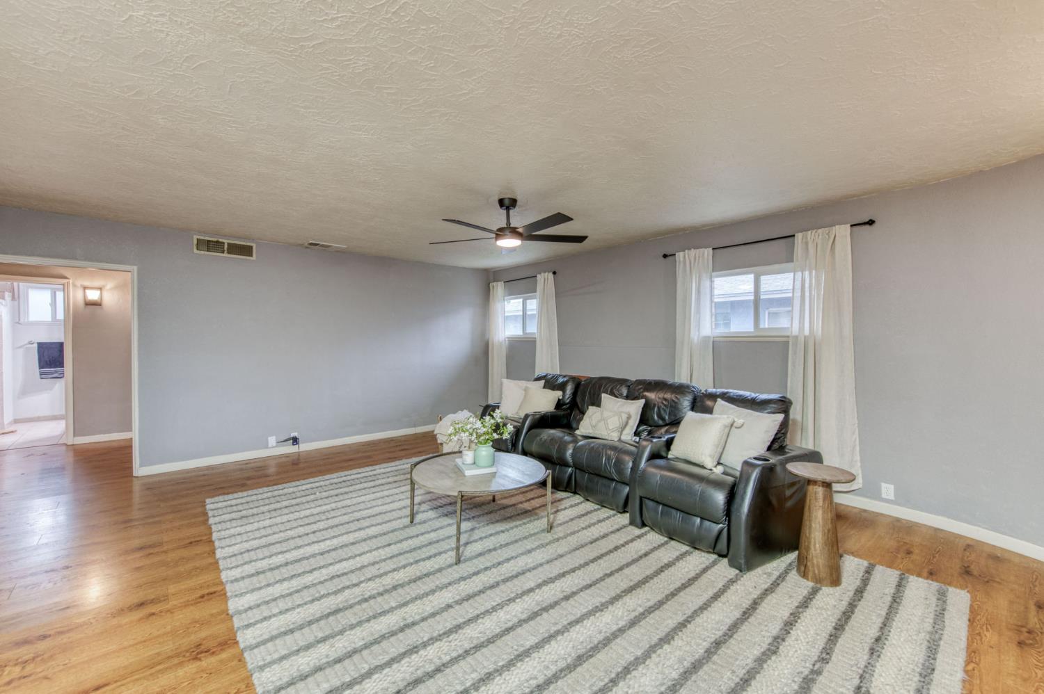Single Family in Fresno - photo 3