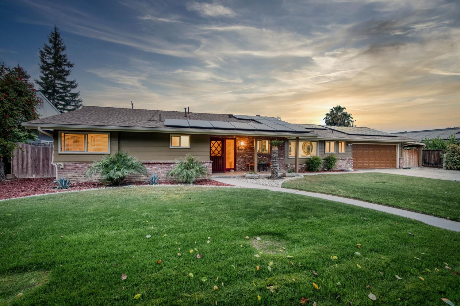 Single Family in Fresno - photo 2