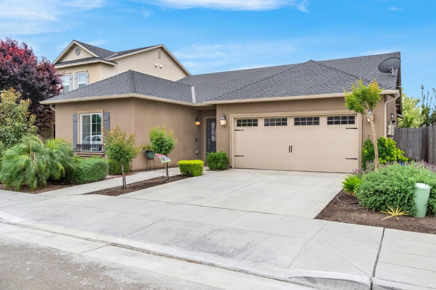 Single Family in Fresno - photo 2