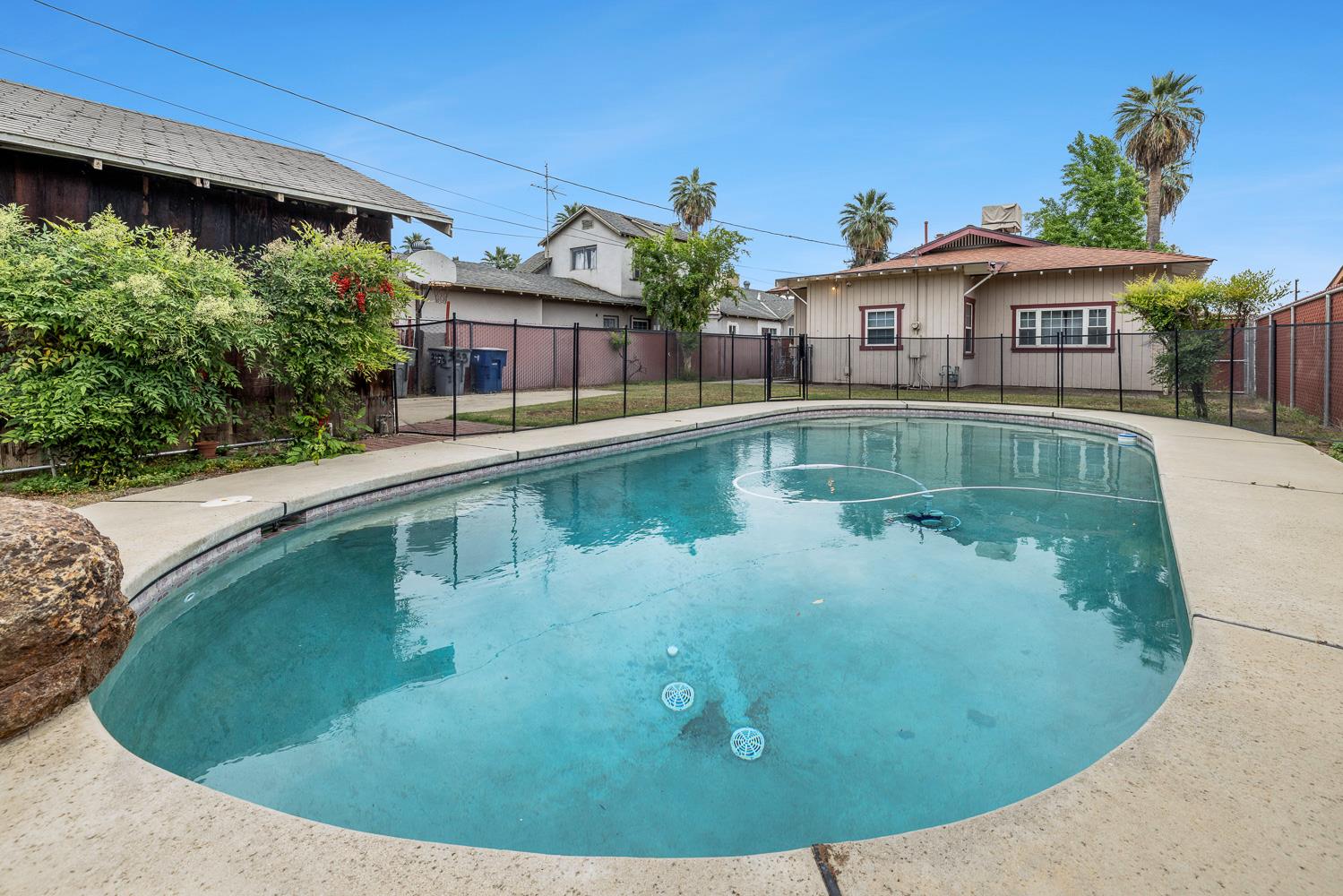3153 E Kerckhoff Avenue, Fresno, CA, 93702
