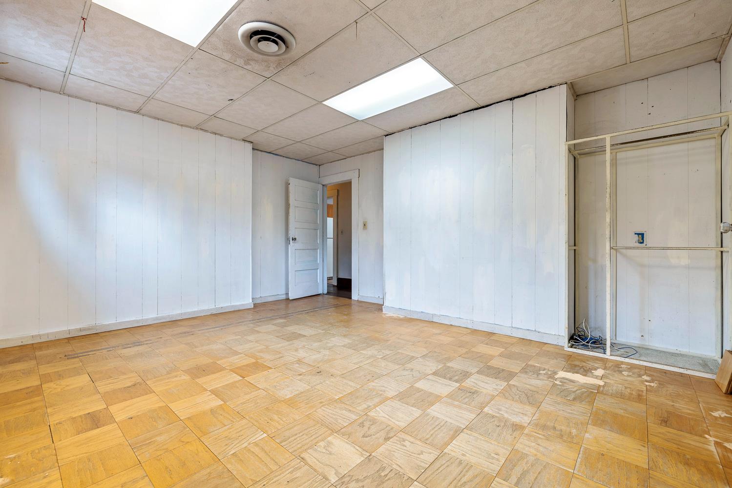 3153 E Kerckhoff Avenue, Fresno, CA, 93702