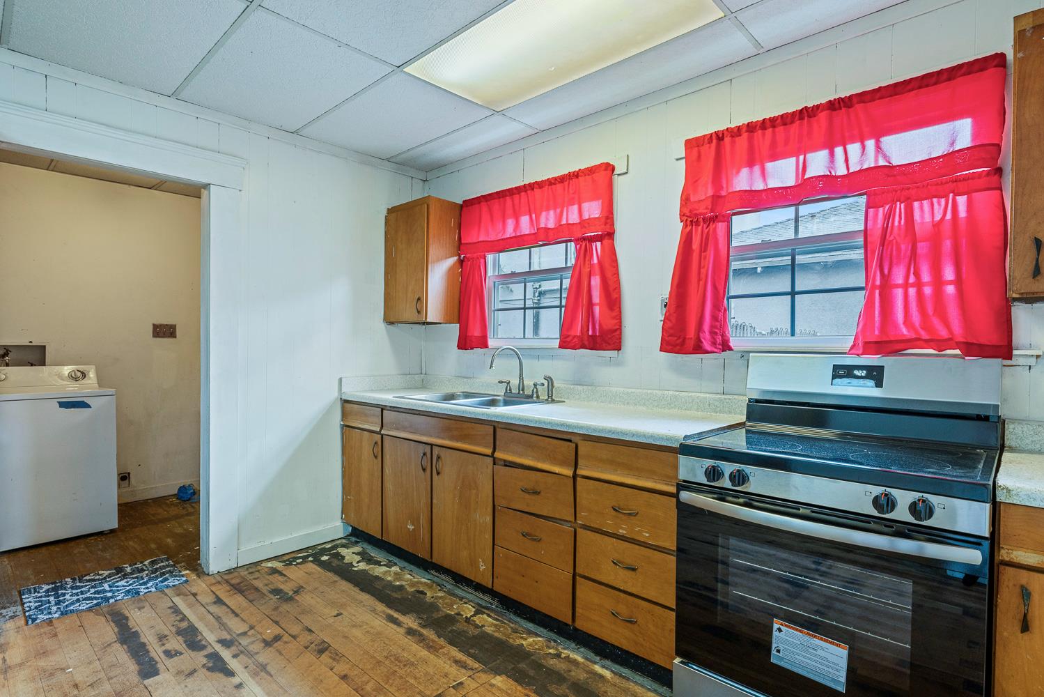 3153 E Kerckhoff Avenue, Fresno, CA, 93702