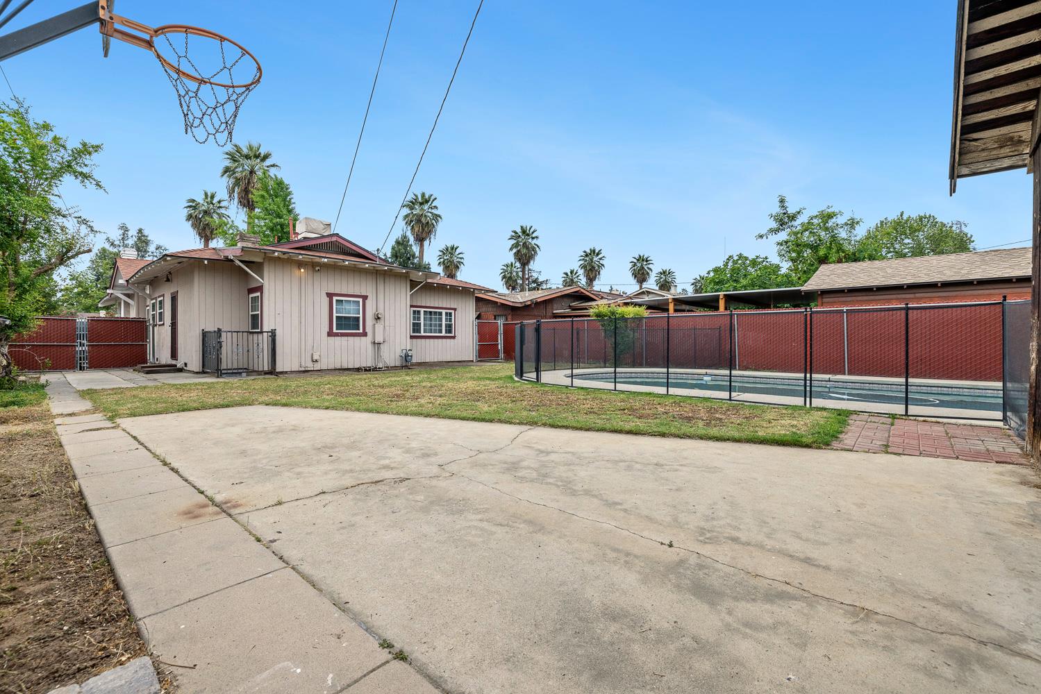 3153 E Kerckhoff Avenue, Fresno, CA, 93702
