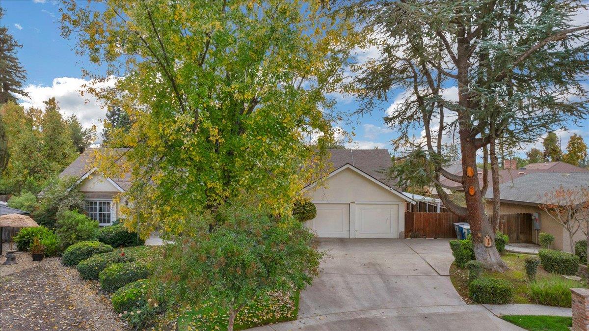 Single Family in Fresno - photo 2