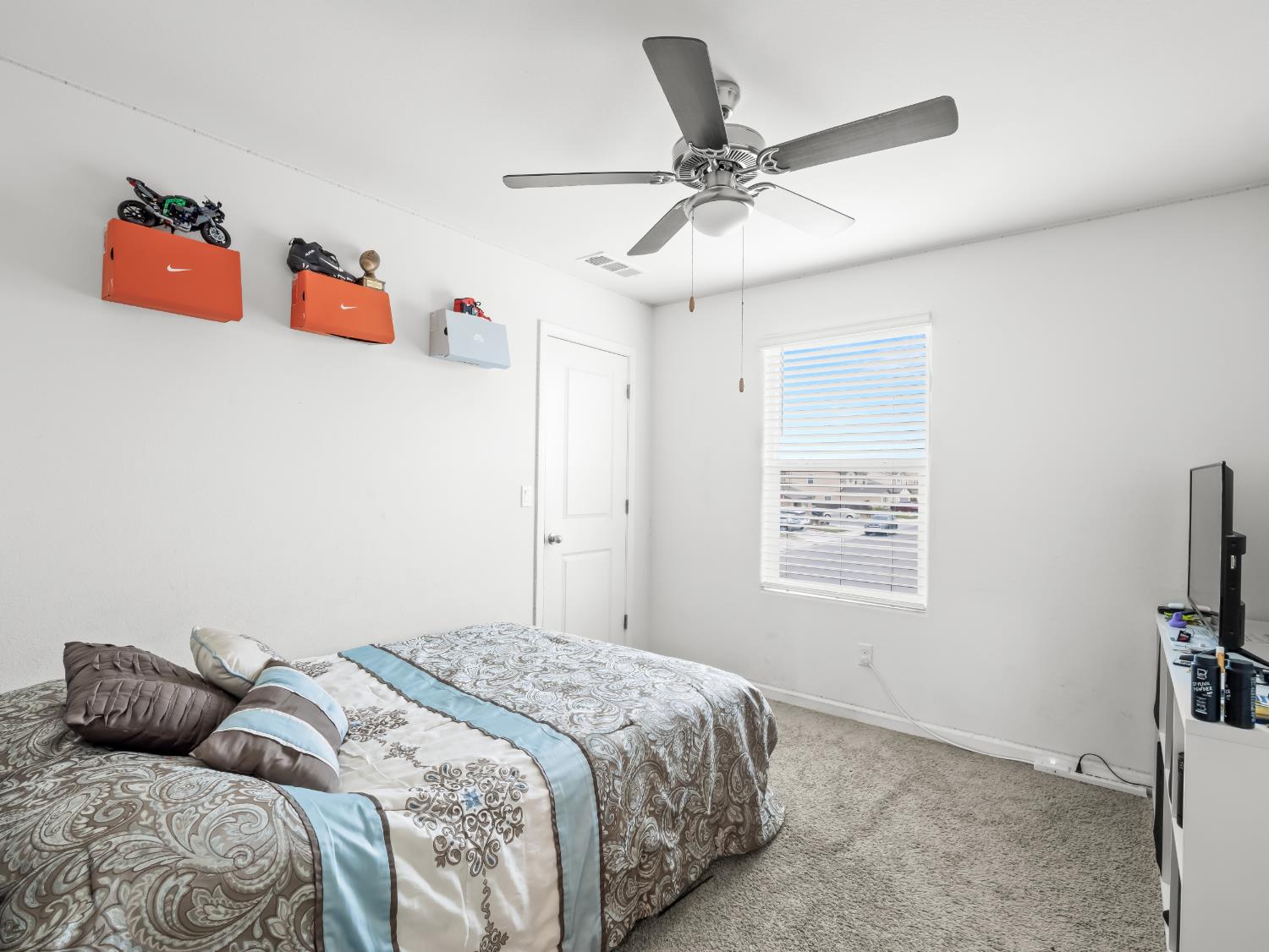 3637 N Mccaffrey Avenue, Fresno, CA, 93722