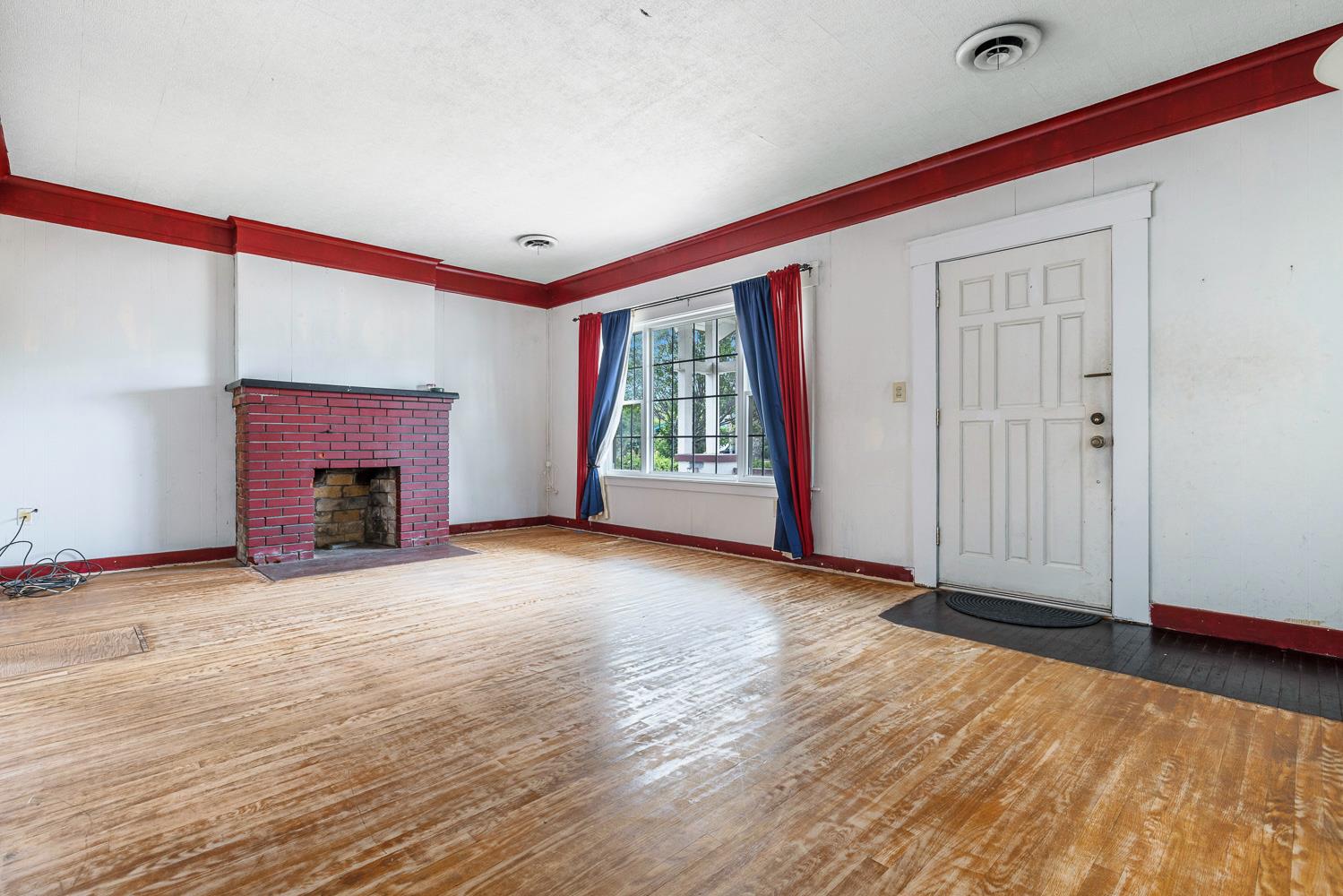 3153 E Kerckhoff Avenue, Fresno, CA, 93702