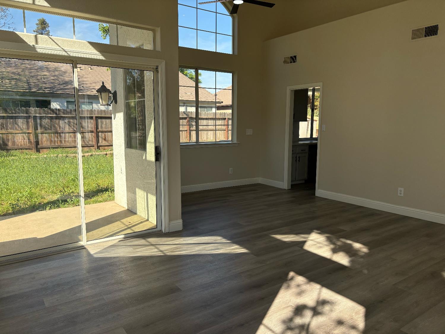 Single Family in Fresno - photo 3