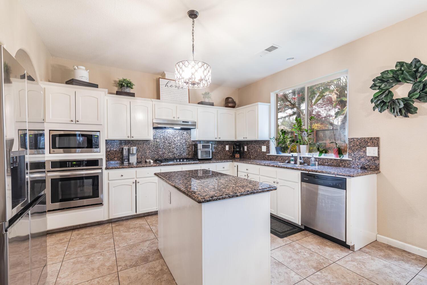 2170 W Beechwood Avenue, Fresno, CA, 93711