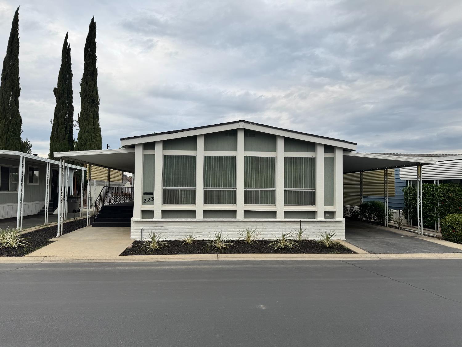 Mobile Home in Fresno - photo 2