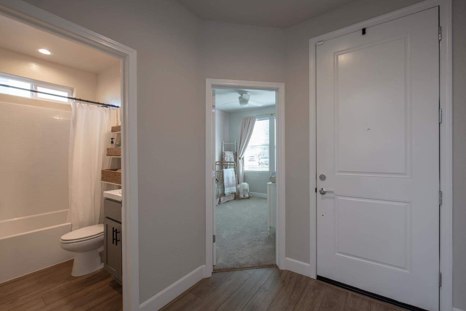 998 Ponderosa Way W, Madera, CA, 93636