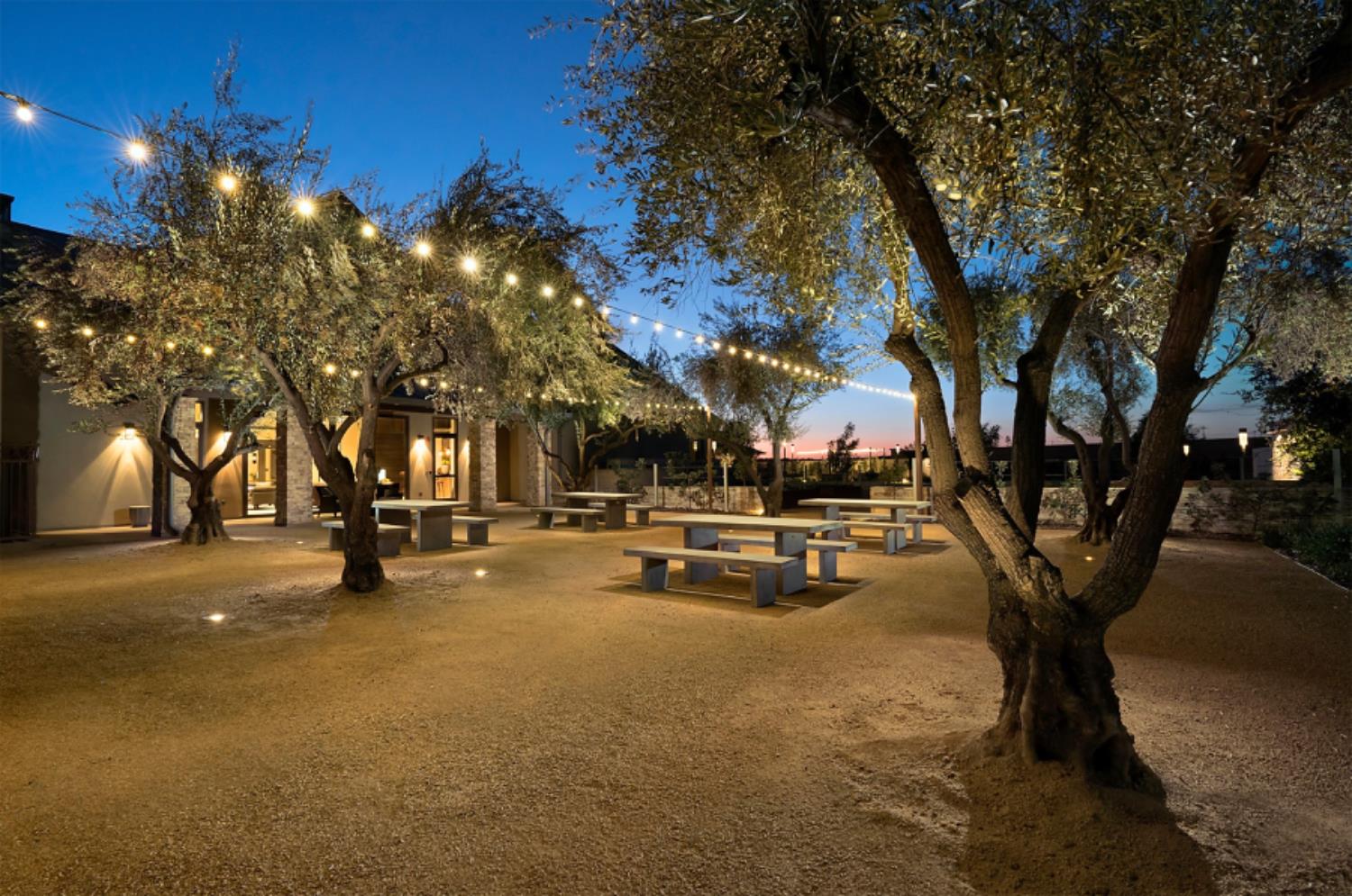 998 Ponderosa Way W, Madera, CA, 93636