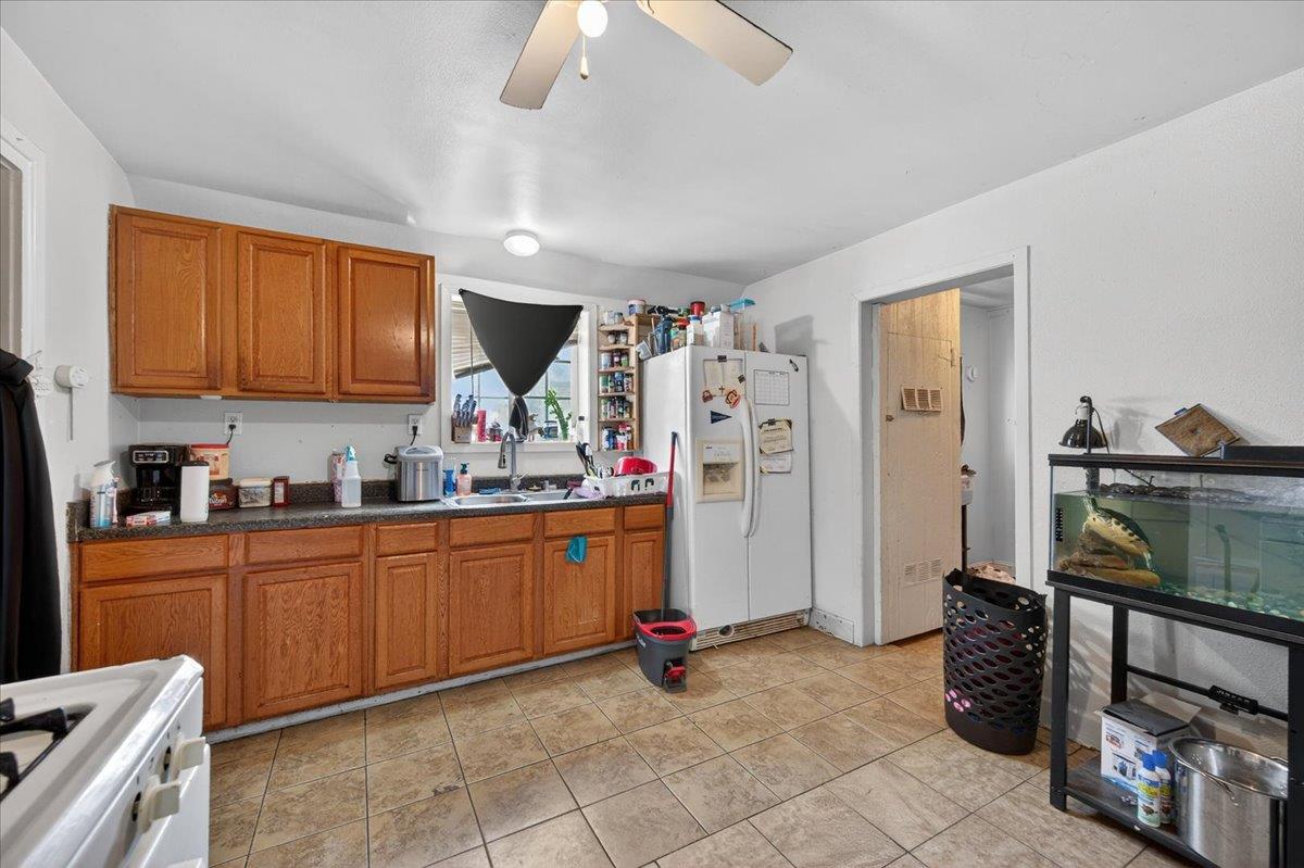 1328 E Fedora Avenue, Fresno, CA, 93704