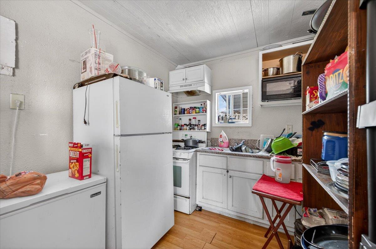 1328 E Fedora Avenue, Fresno, CA, 93704