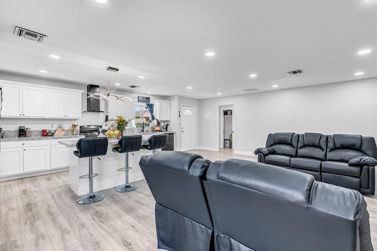 21 E Eden, Fresno, CA, 93706