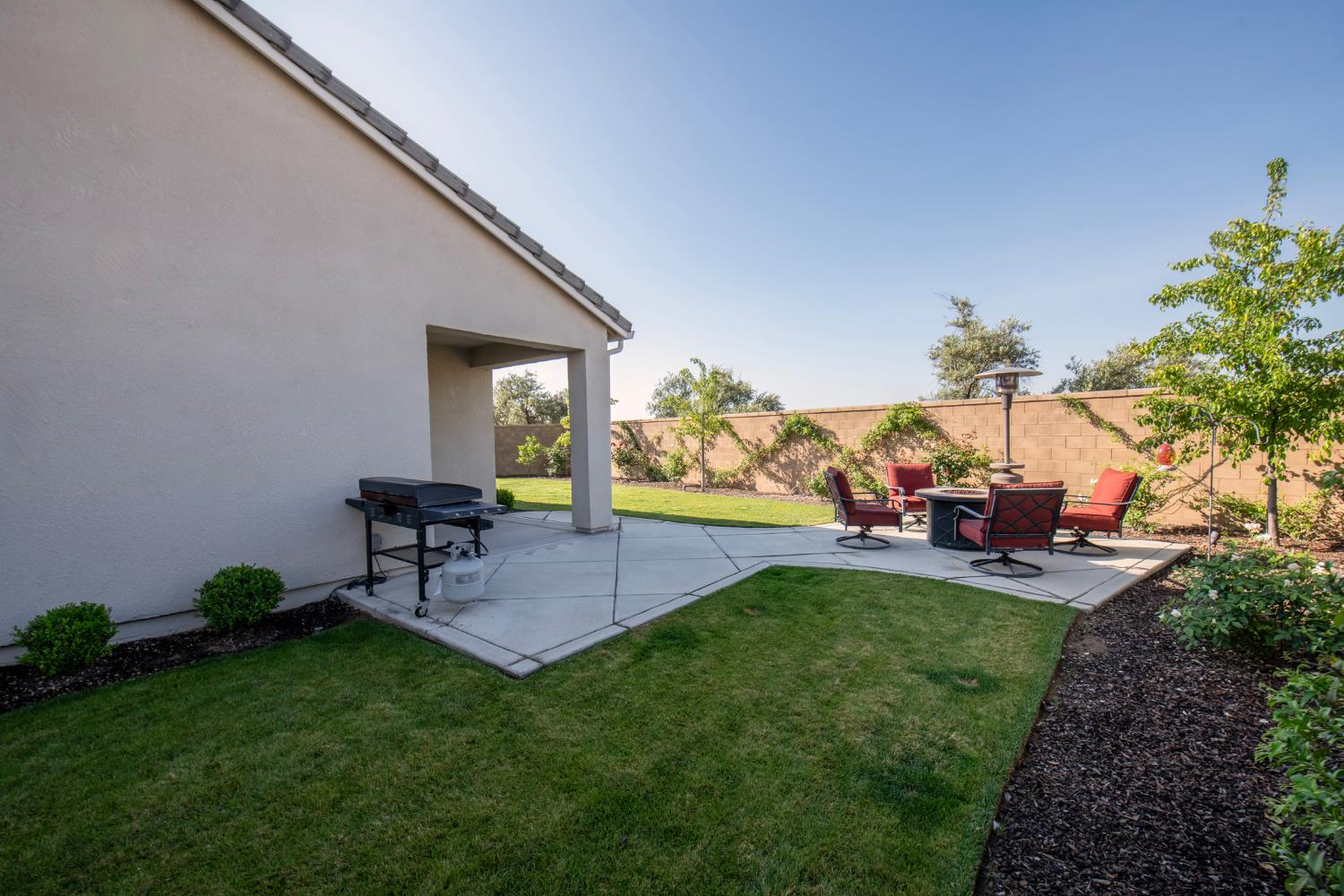 998 Ponderosa Way W, Madera, CA, 93636