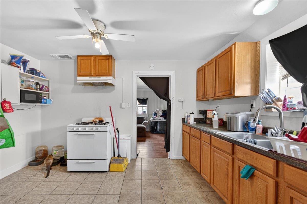 1328 E Fedora Avenue, Fresno, CA, 93704