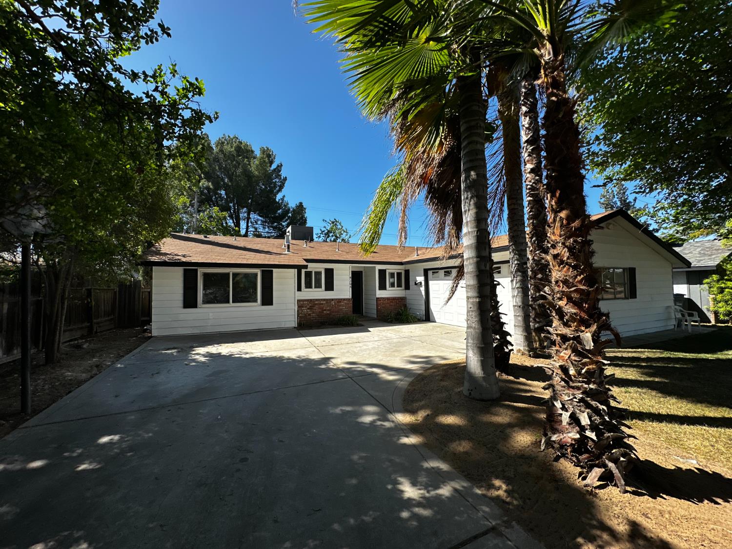 Single Family in Fresno - photo 3