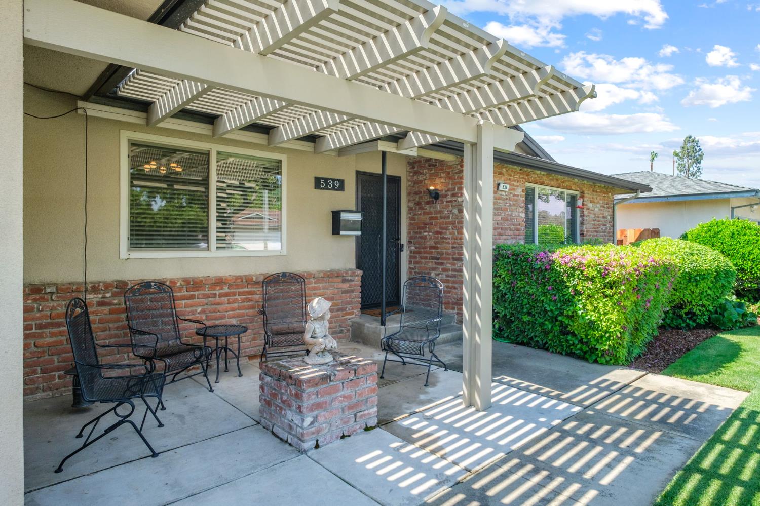 Single Family in Fresno - photo 2