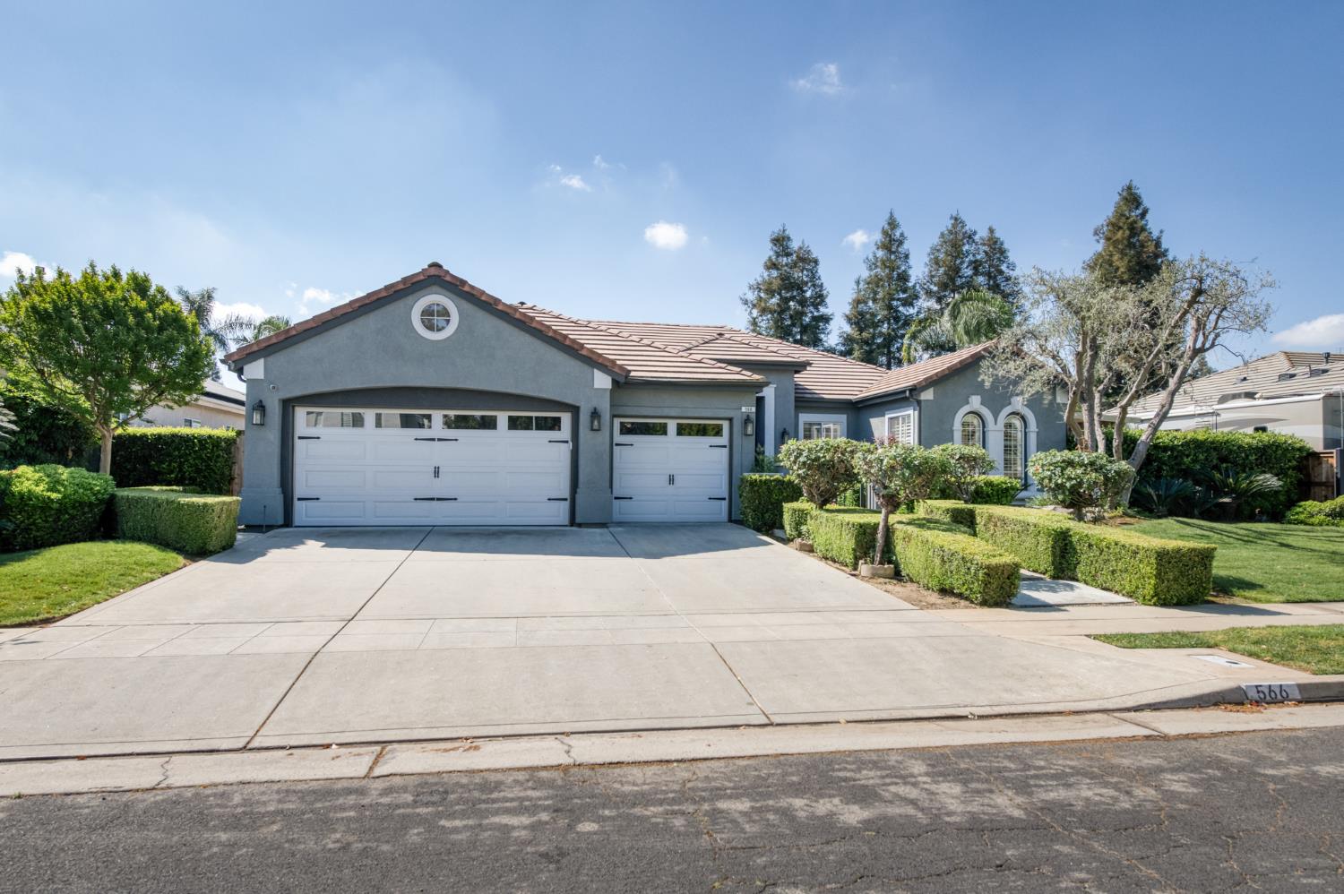 $750,000+