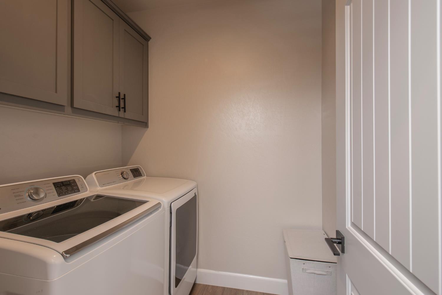 998 Ponderosa Way W, Madera, CA, 93636