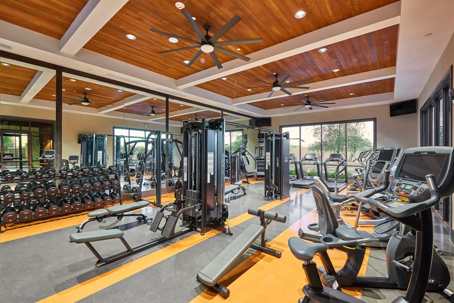 998 Ponderosa Way W, Madera, CA, 93636