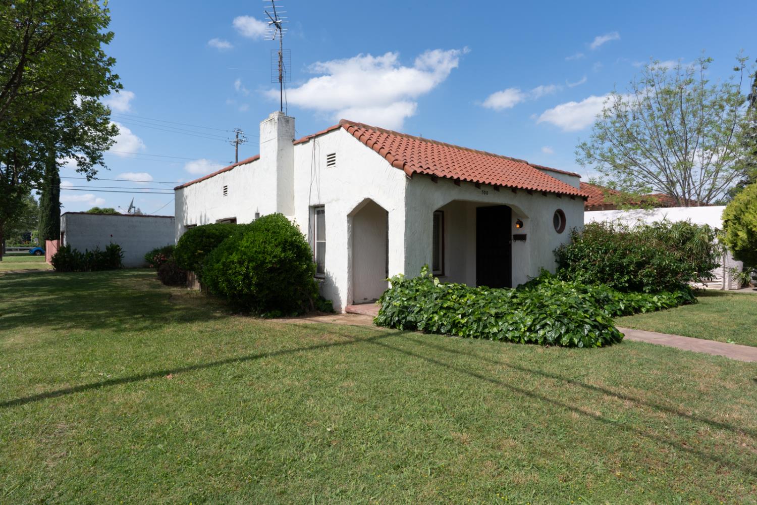 500 N G Street, Madera, CA, 93637