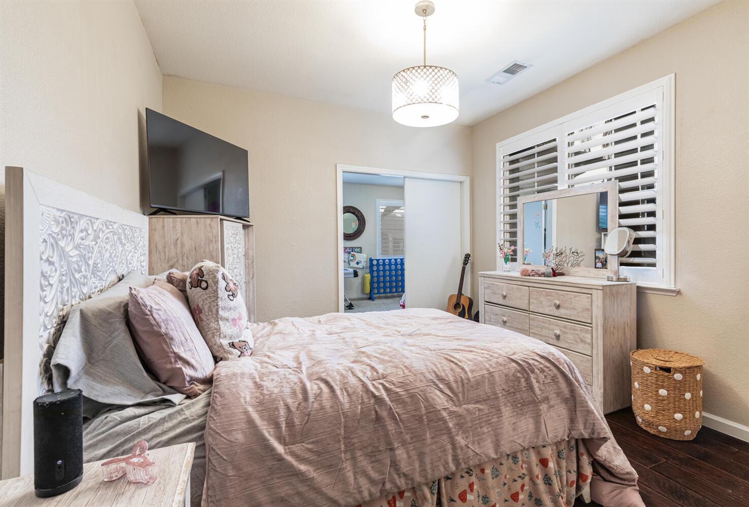 2170 W Beechwood Avenue, Fresno, CA, 93711