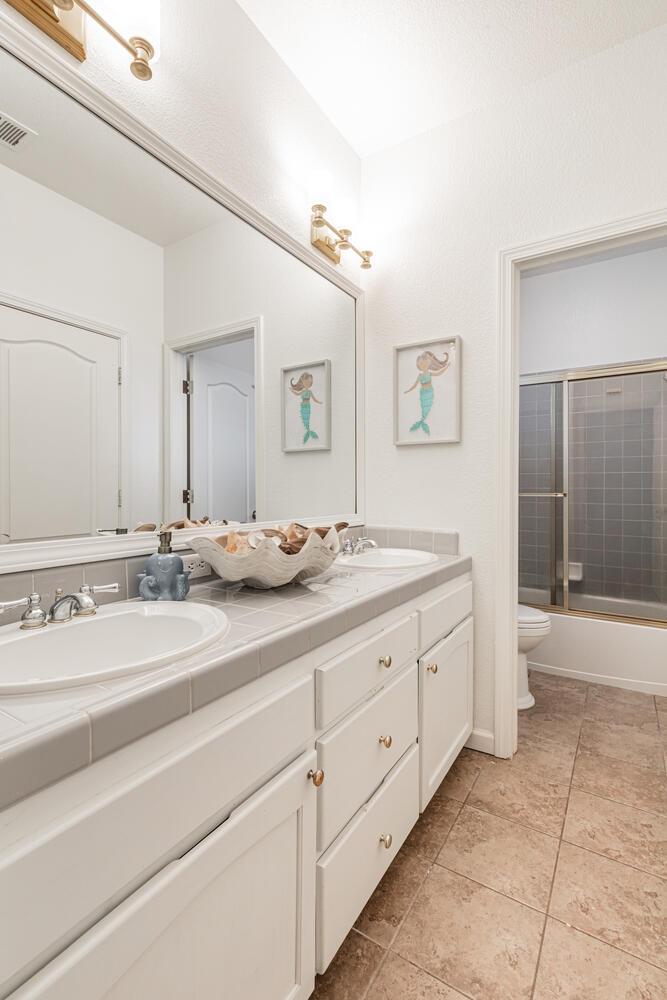 2170 W Beechwood Avenue, Fresno, CA, 93711