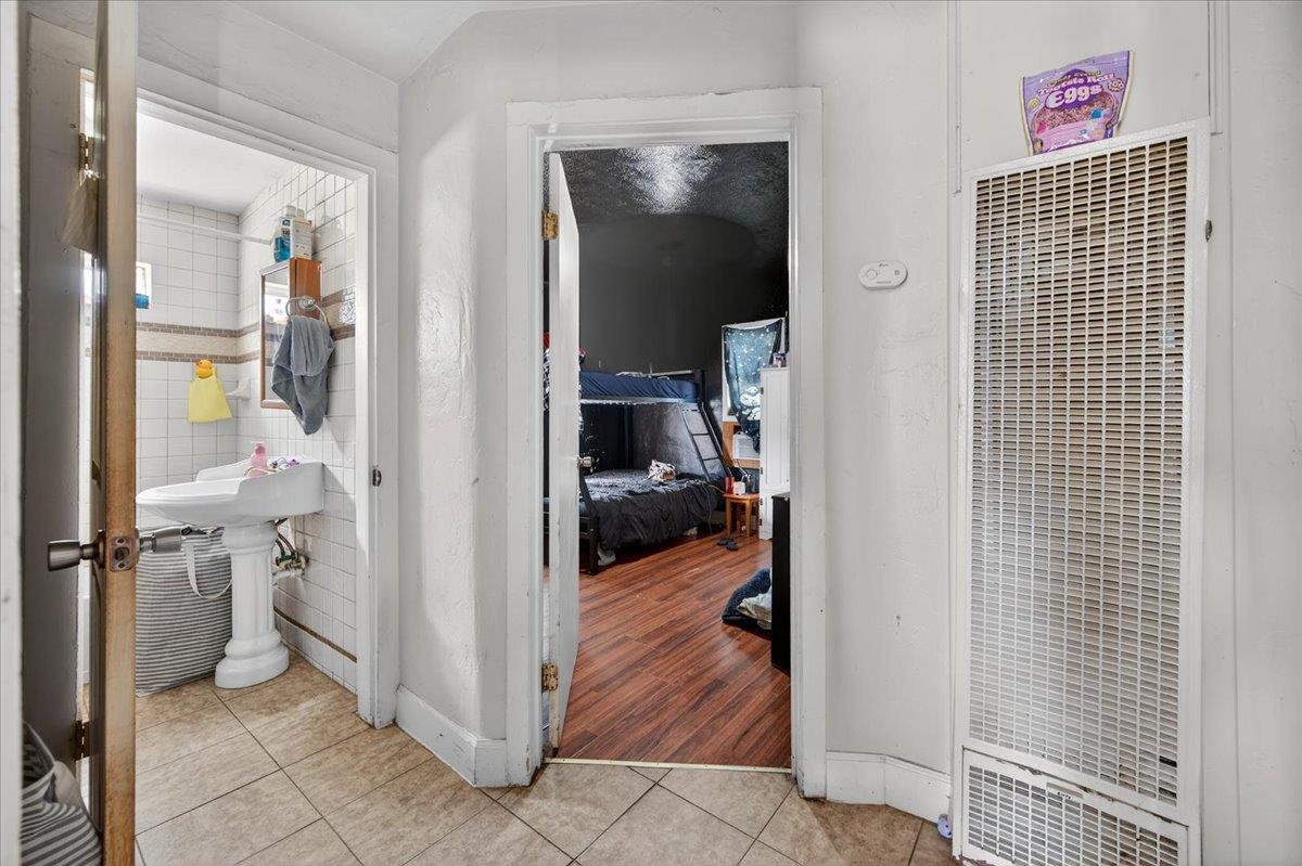 1328 E Fedora Avenue, Fresno, CA, 93704