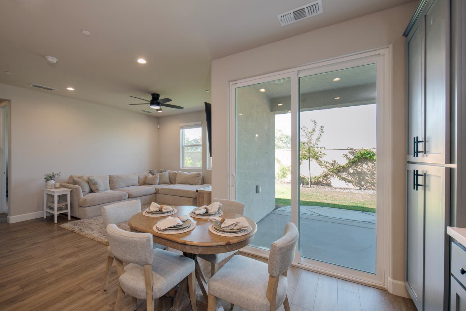 998 Ponderosa Way W, Madera, CA, 93636