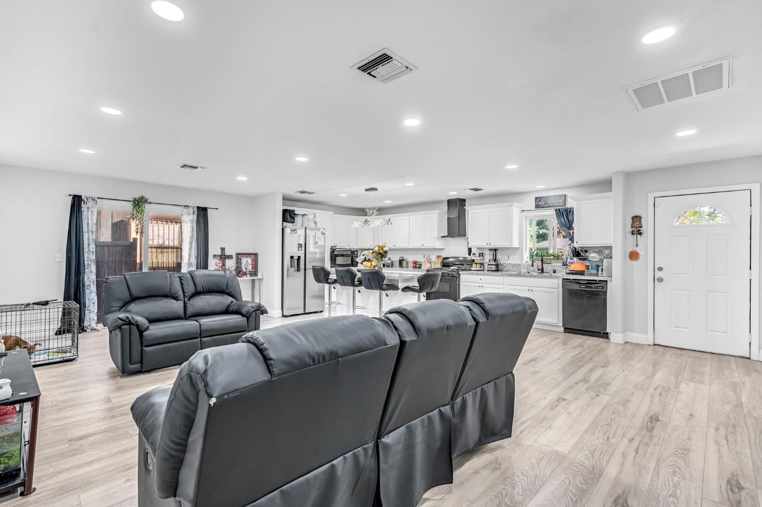 21 E Eden, Fresno, CA, 93706